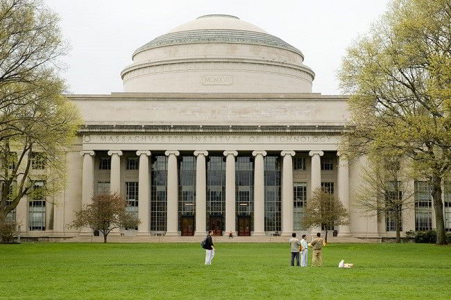 Massachusetts Institute of Technology (MIT) là trường đại học tốt nhất nước Mỹ năm 2017