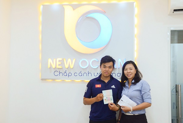 Đoàn Công Thuận nhận Visa du học Hà Lan tại văn phòng New Ocean tại TP. HCM