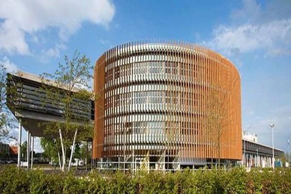 Đại học KHUD Wittenborg là top 4 trường đại học ứng dụng quy mô nhỏ tốt nhất Hà Lan