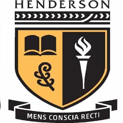 Logo trường trung học Henderson|Trường nằm tại ngoại ô thành phố Auckland|Sân hockey quốc tế chất lượng|Một góc trong khuôn viên trường|Lối vào trường trung học Henderson