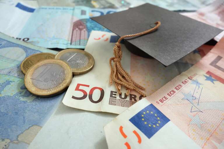 Chi phí du học Hà Lan năm 2021