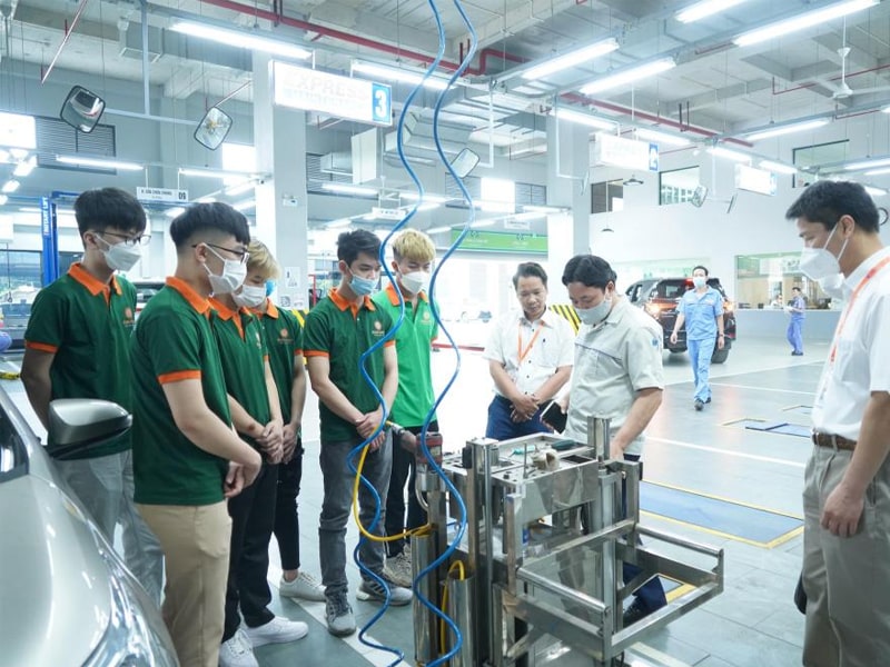 Cơ hội việc làm và thu nhập khi du học ngành công nghệ ô tô tại Mỹ