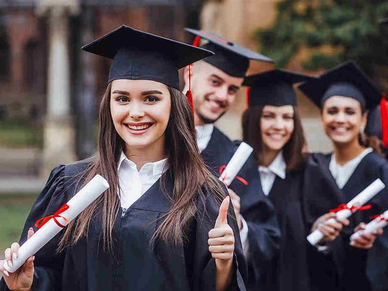 Học phí và chi phí sinh hoạt hợp lý