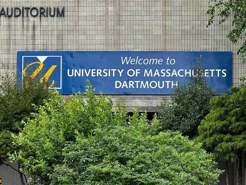 Điều kiện nhập học trường Đại học Massachusetts Dartmouth