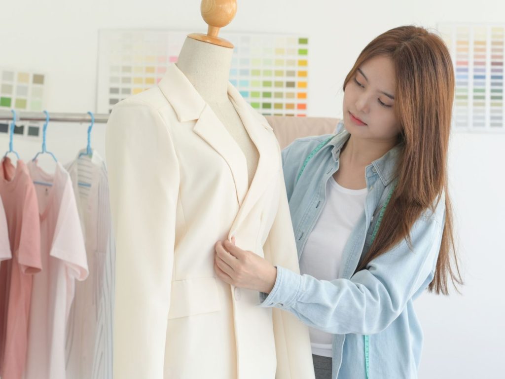 Cơ hội việc làm & triển vọng nghề nghiệp khi du học Anh ngành thiết kế thời trang