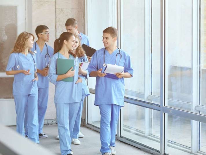 Cơ hội nghề nghiệp và lộ trình định cư sau tốt nghiệp điều dưỡng tại Úc
