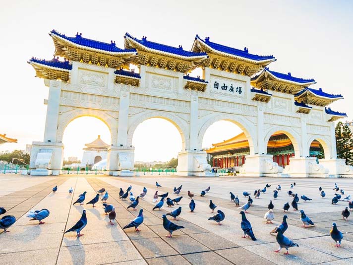 Khó khăn về tài chính: Học phí, sinh hoạt phí và chứng minh tài chính