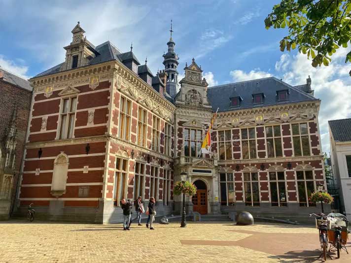 Điều kiện đầu vào & quy trình tuyển sinh Utrecht University